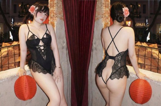 Mỗi lần địt nhau em mặc đồ lót mới hoàn toàn