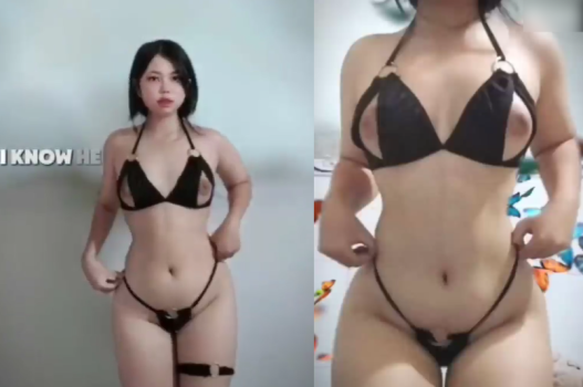 Nàng khoác áo quyến rũ làm anh ngắm mãi